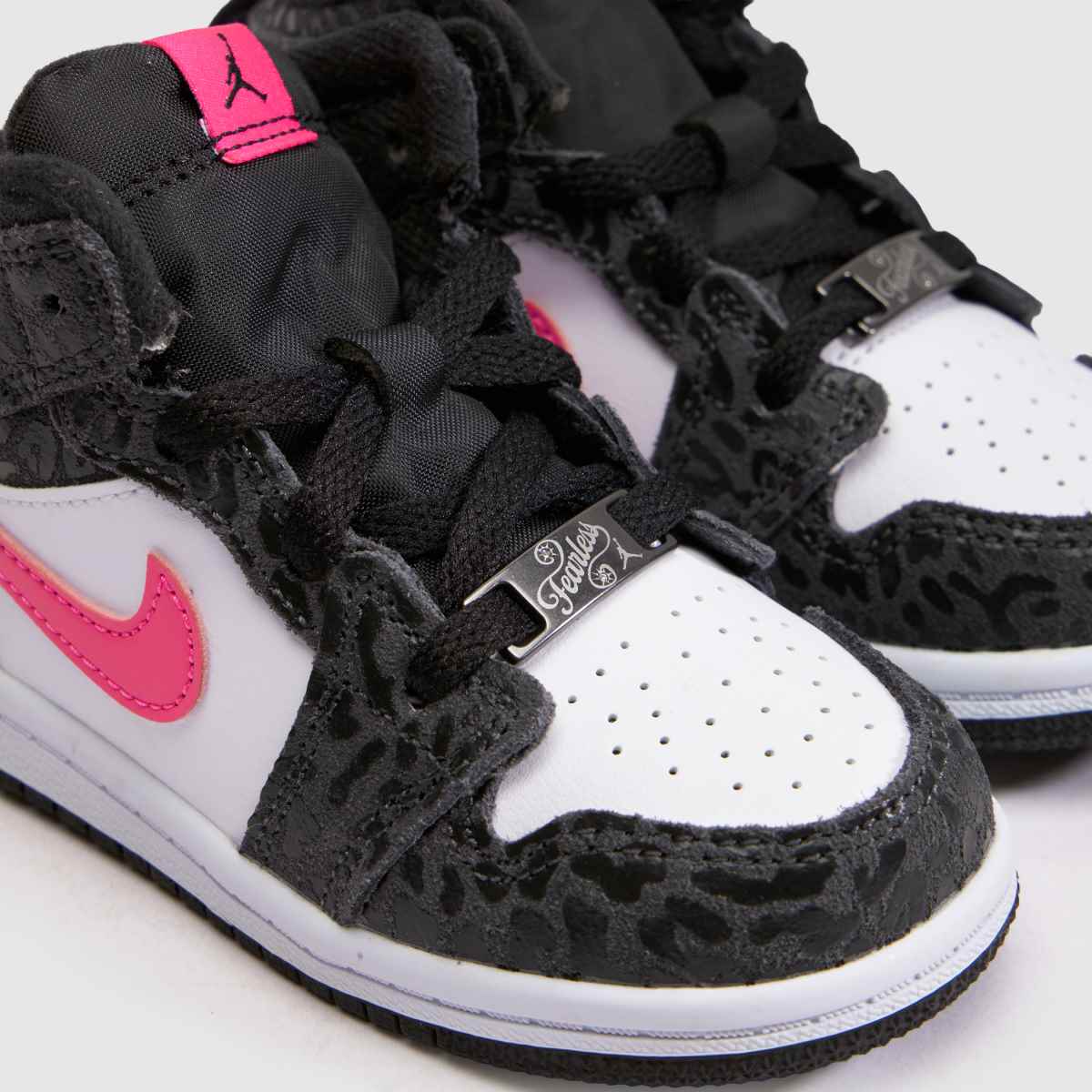 Nike Jordan 1 Mid Girls Toddler in Black & pink Nike Jordan 1 Mid 4