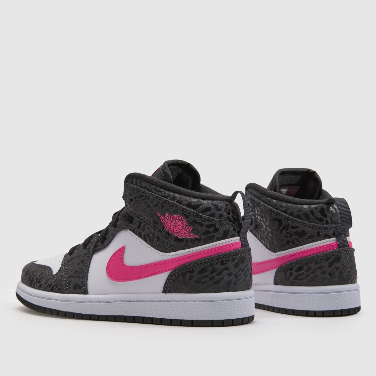 Nike Jordan 1 Mid Girls Junior in Black & pink Nike Jordan 1 Mid 7