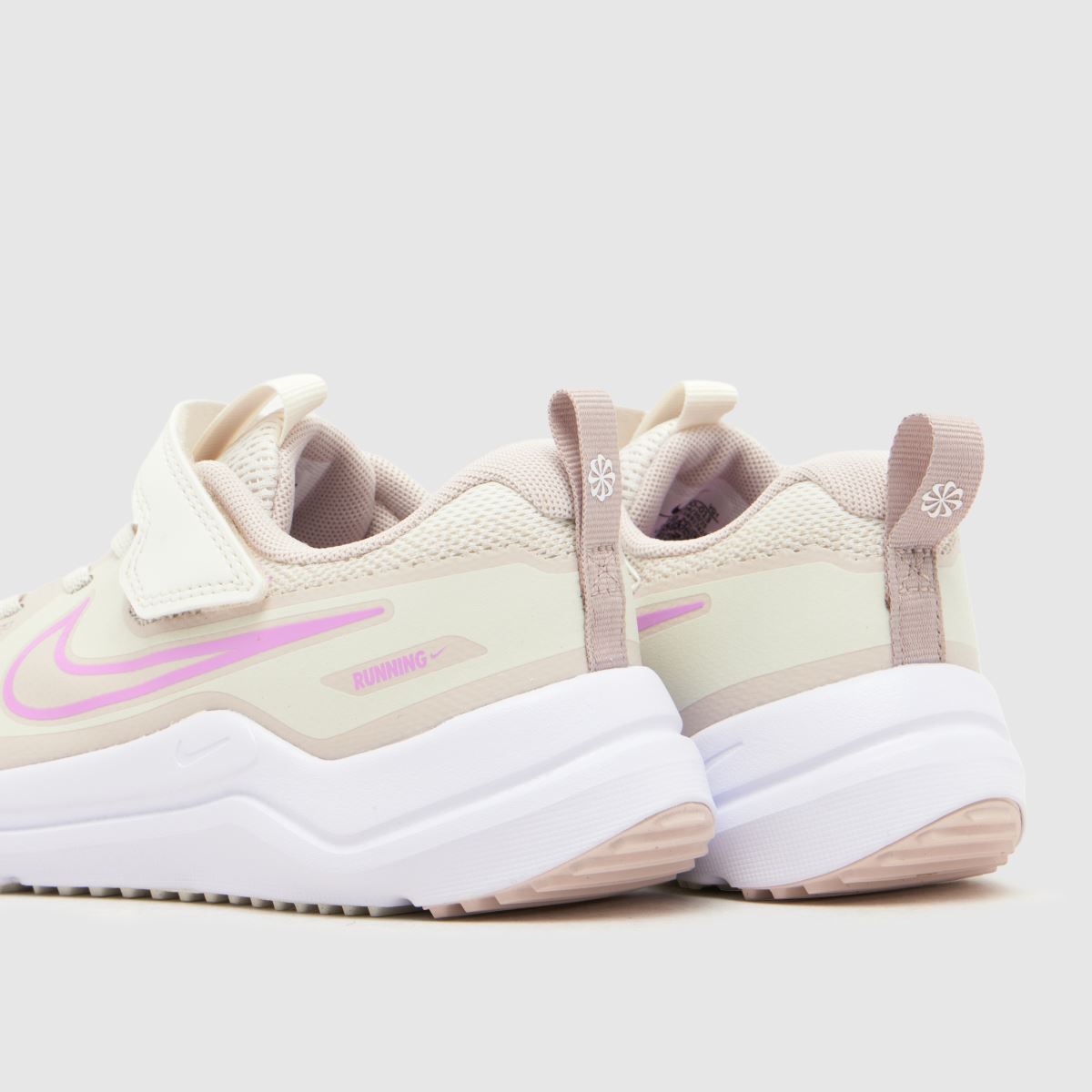 Nike Cosmic Runner Girls Junior in Beige Multi Nike Cosmic Runner 7