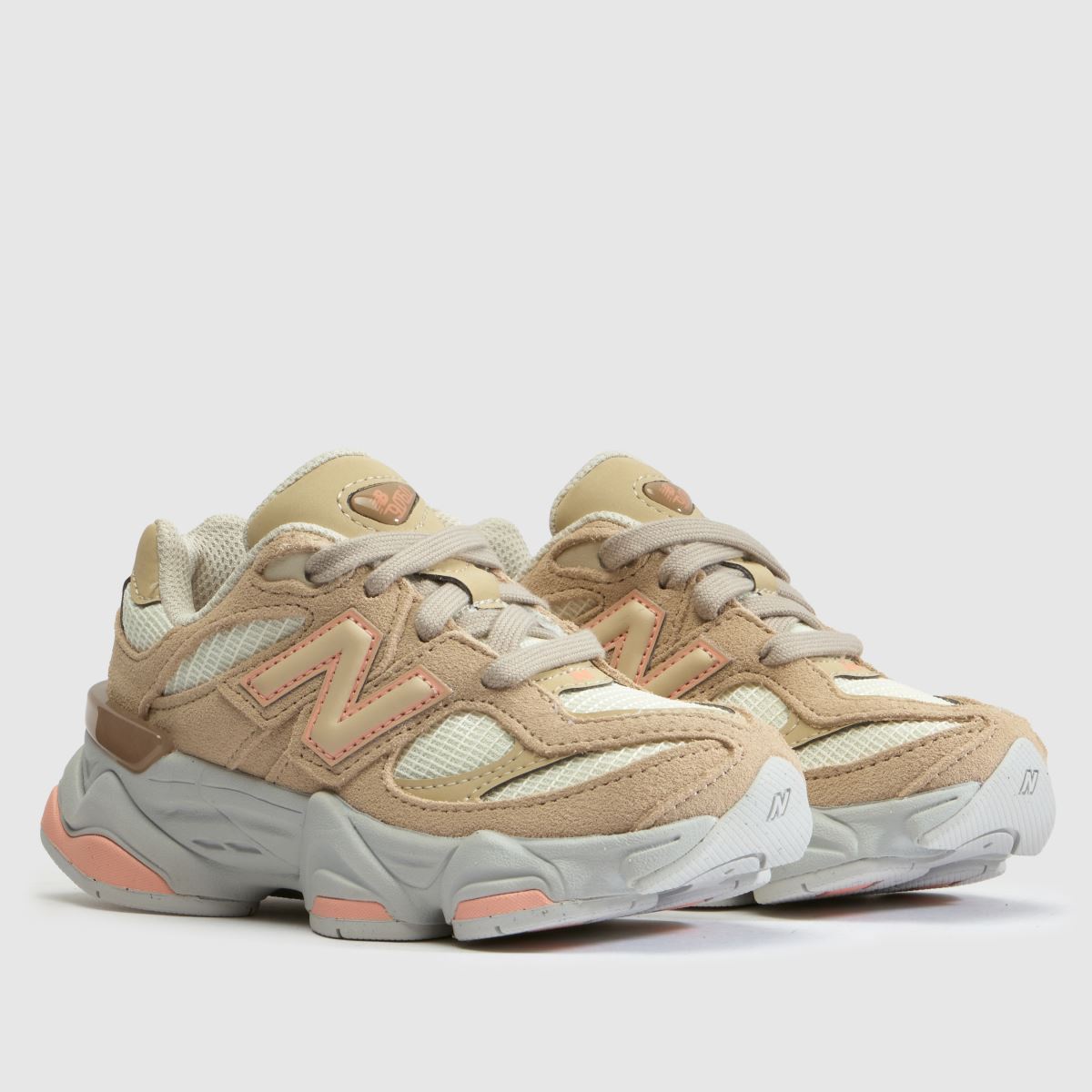 New Balance 9060 Girls Junior in Beige Multi New Balance 9060 1