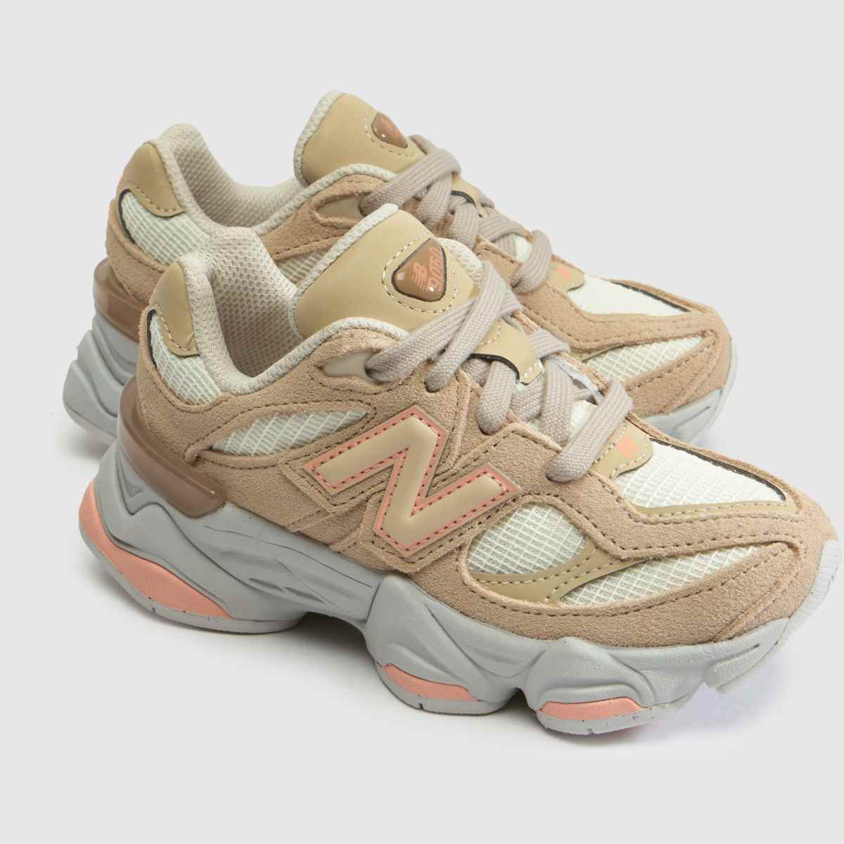 New Balance 9060 Girls Junior in Beige Multi New Balance 9060 4