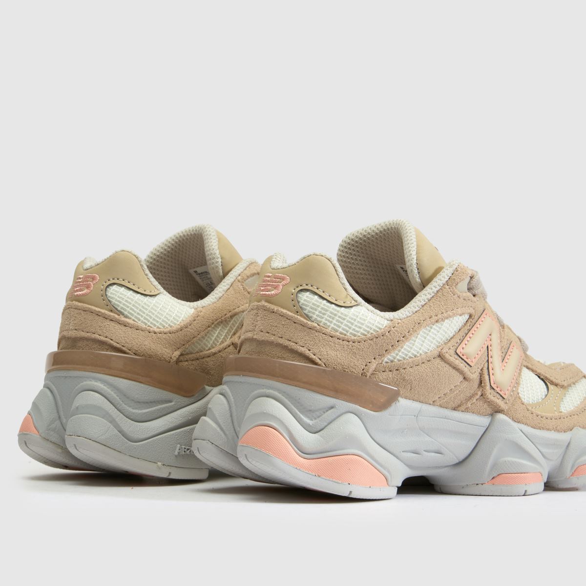 New Balance 9060 Girls Junior in Beige Multi New Balance 9060 7