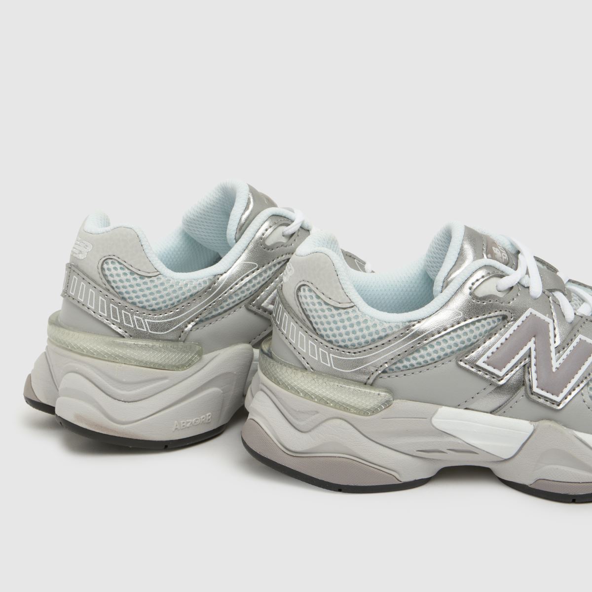 New Balance 9060 Girls Junior in Silver New Balance 9060 7