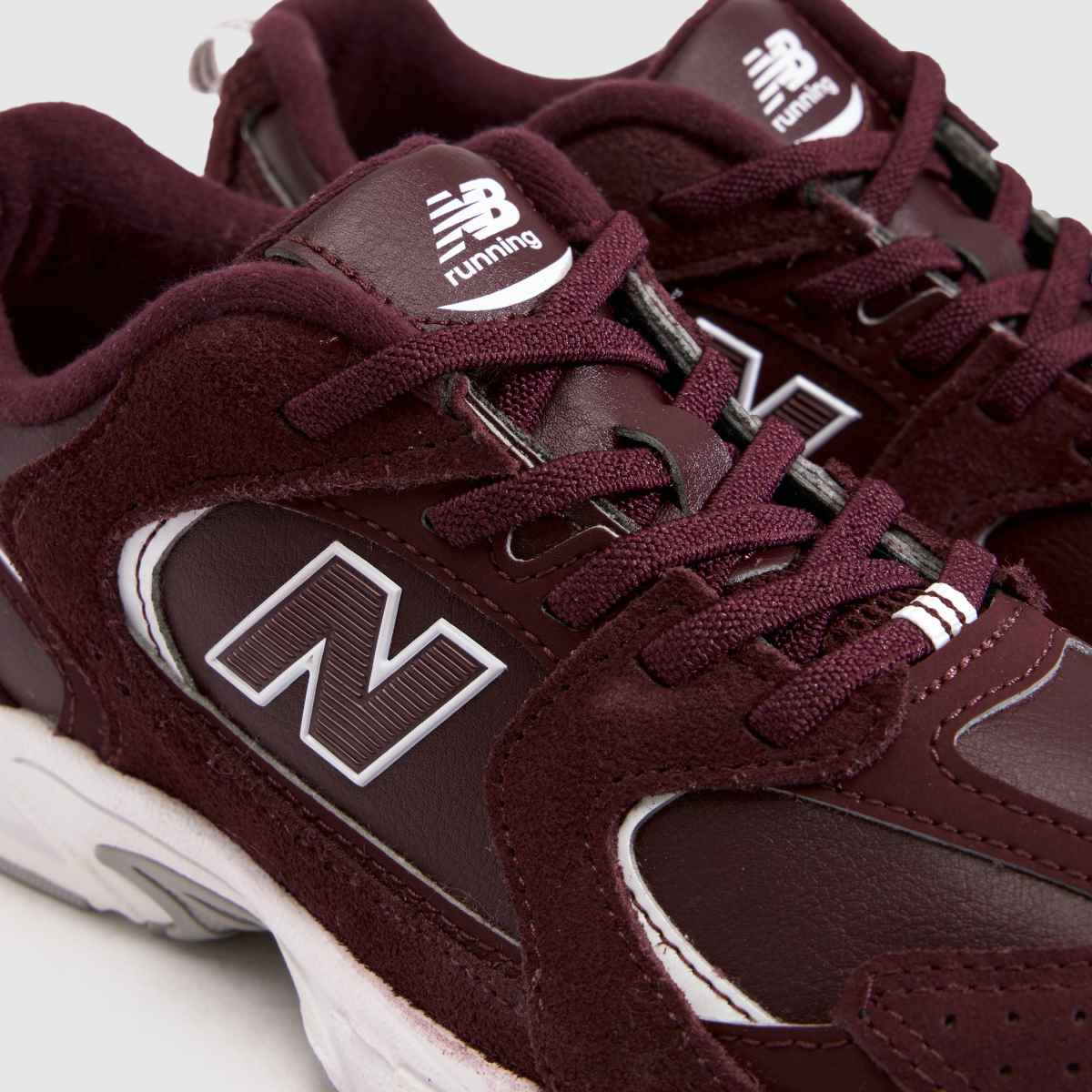 New Balance 530 Girls Junior in Burgundy New Balance 530 4
