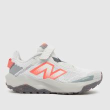 New Balance DynaSoft Nitrel V6 Girls Junior in Light Grey New Balance DynaSoft Nitrel V6,1 of 4