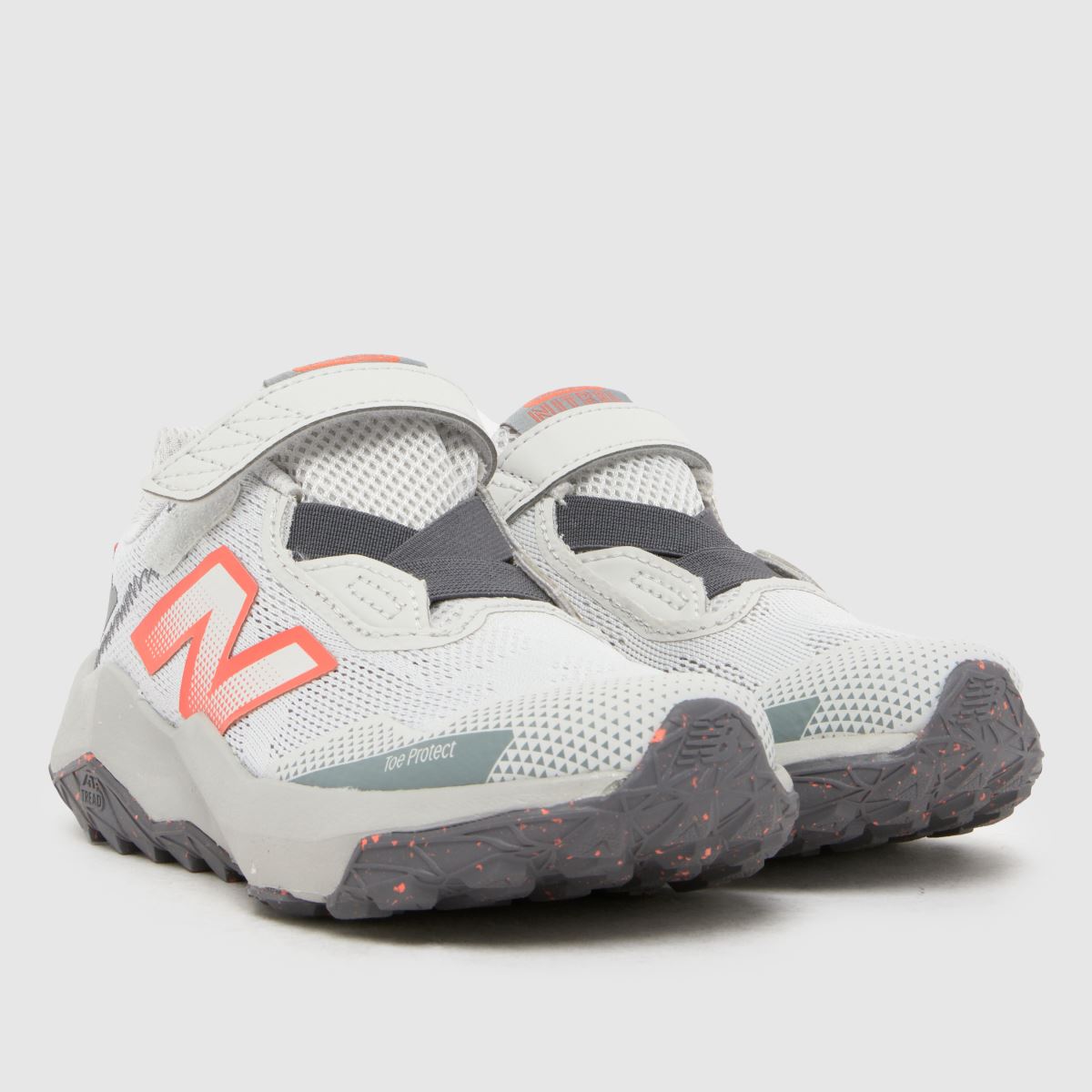 New Balance DynaSoft Nitrel V6 Girls Junior in Light Grey New Balance DynaSoft Nitrel V6 1