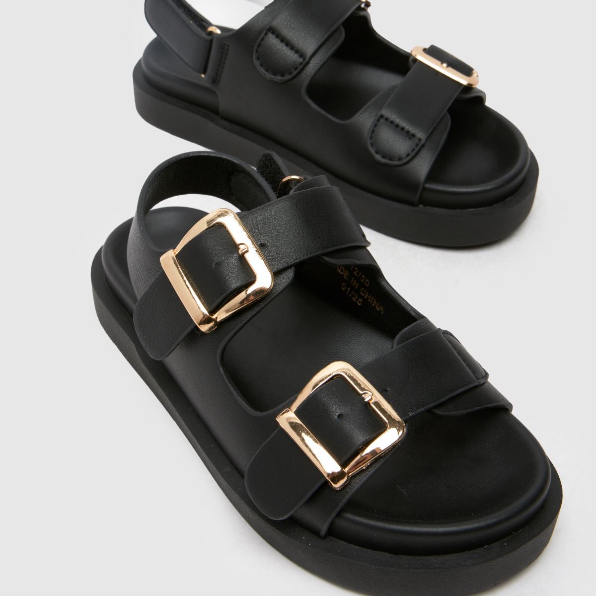 schuh Tabs Buckle Footbed Girls Junior in Black schuh Tabs Buckle Footbed 4