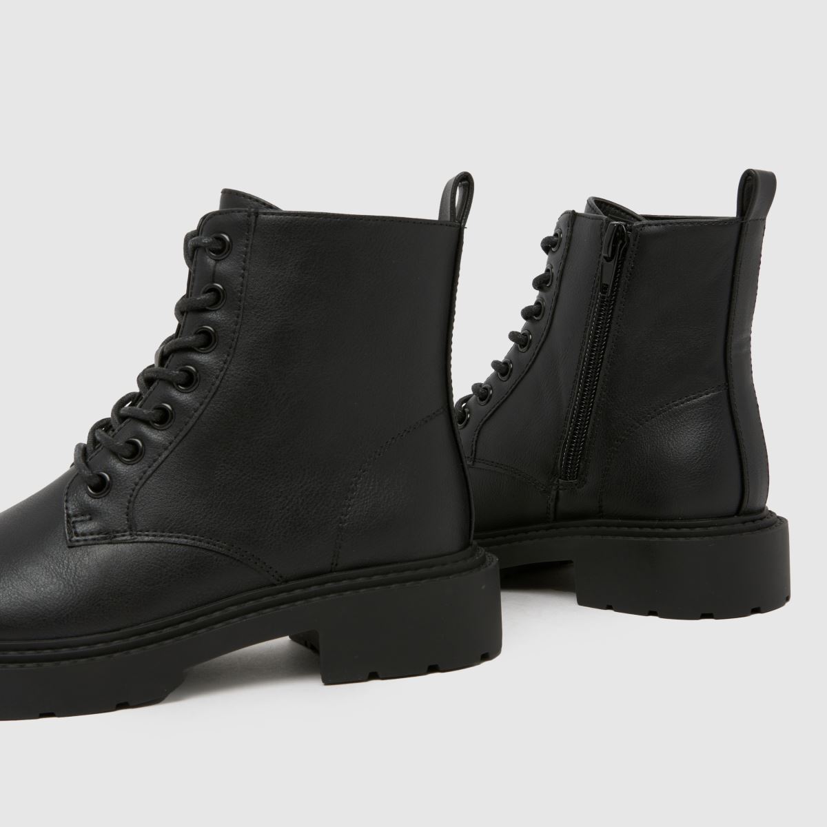 schuh Clo Classic Girls Junior in Black schuh Clo Classic 7