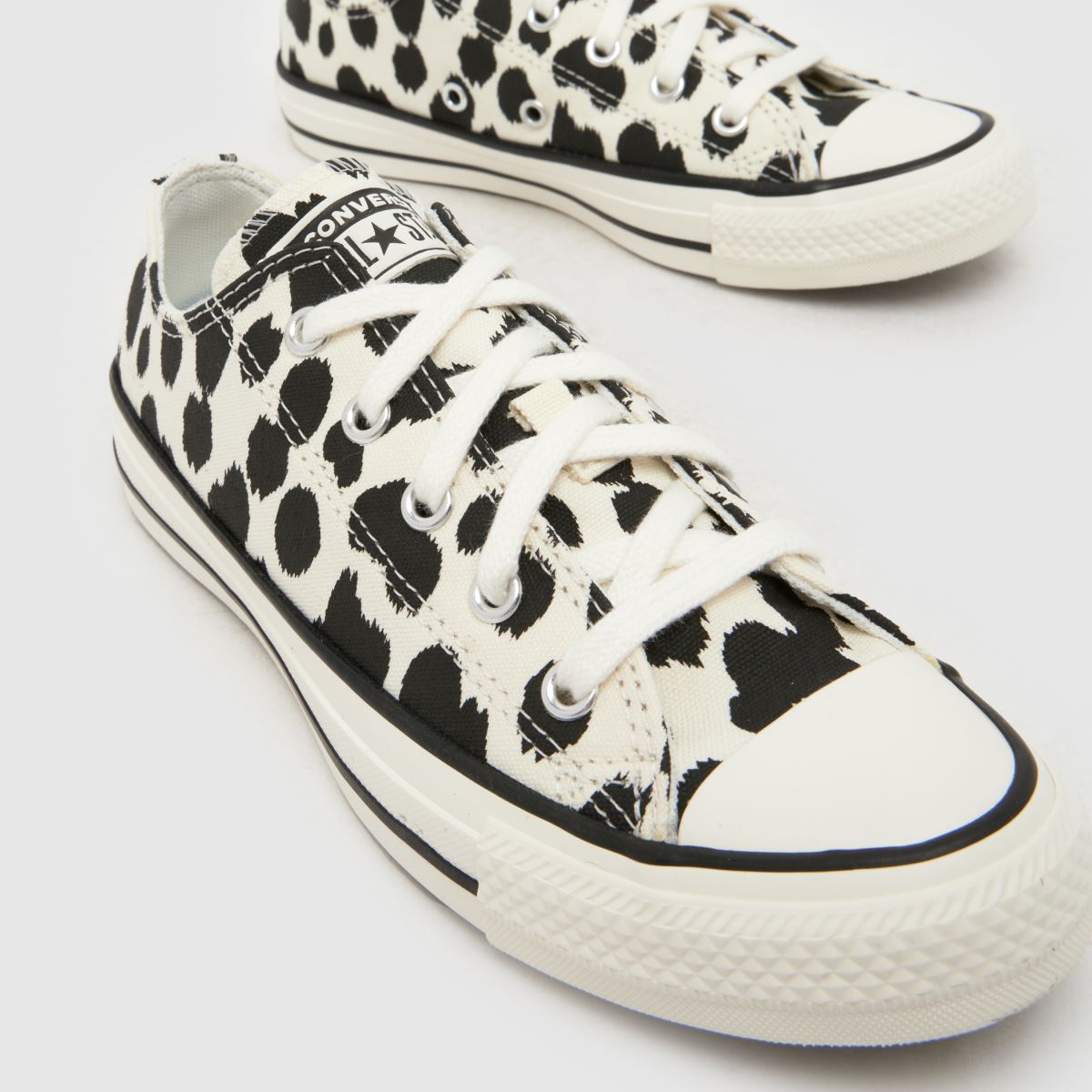 Converse All Star Lo Girls Youth in Black & White Converse All Star Lo 4