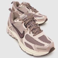 Nike Vomero 5,3 of 4
