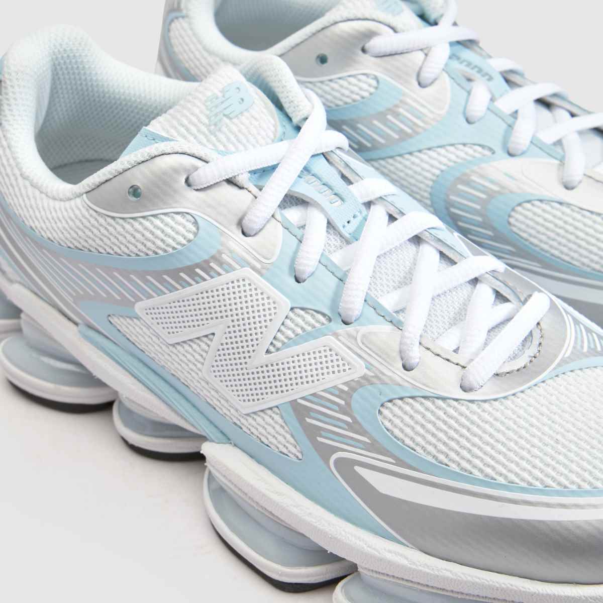 New Balance ABZORB 2000 Girls Youth in Pale Blue Multi New Balance ABZORB 2000 4