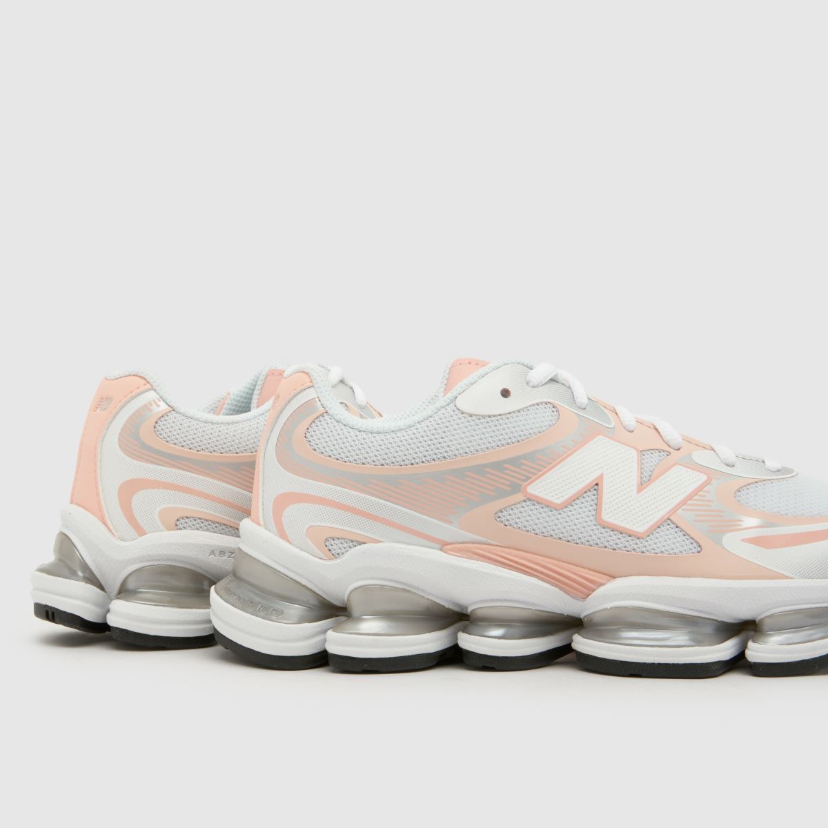 New Balance ABZORB 2000 Girls Youth in White & Pink New Balance ABZORB 2000 7