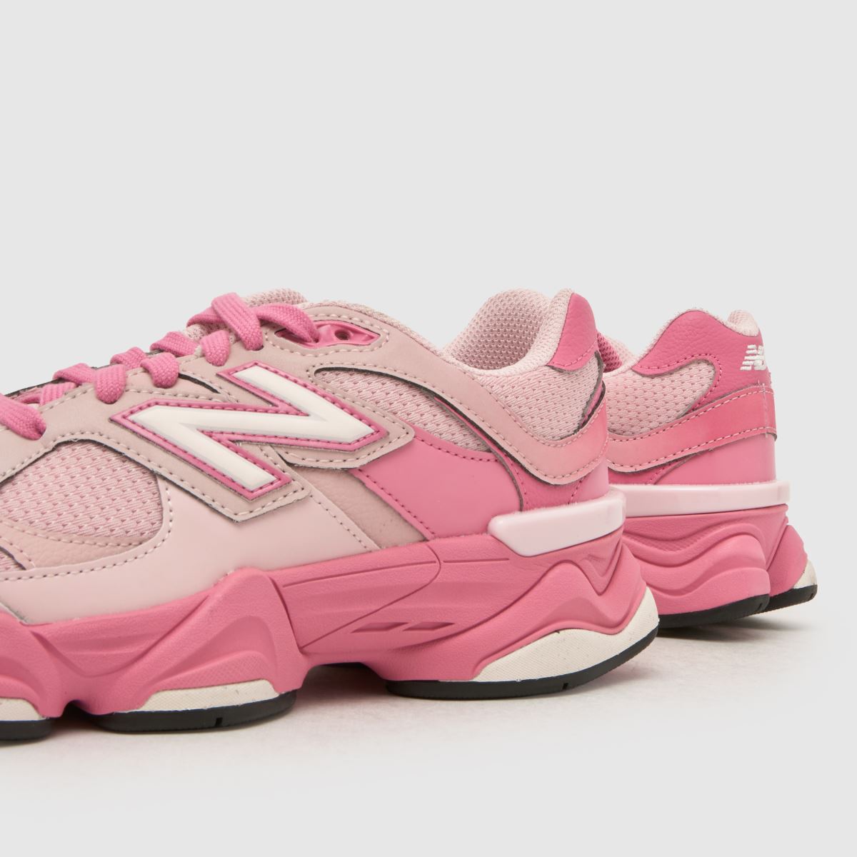 New Balance 9060 Girls Youth in Pink New Balance 9060 7