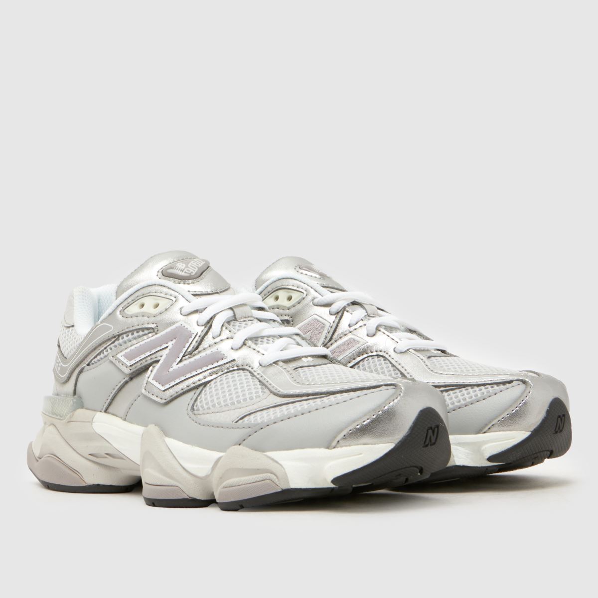 New Balance 9060 Girls Youth in Silver New Balance 9060 1