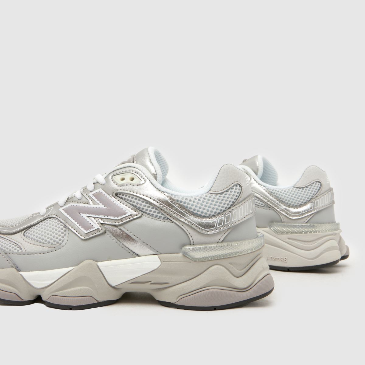 New Balance 9060 Girls Youth in Silver New Balance 9060 7