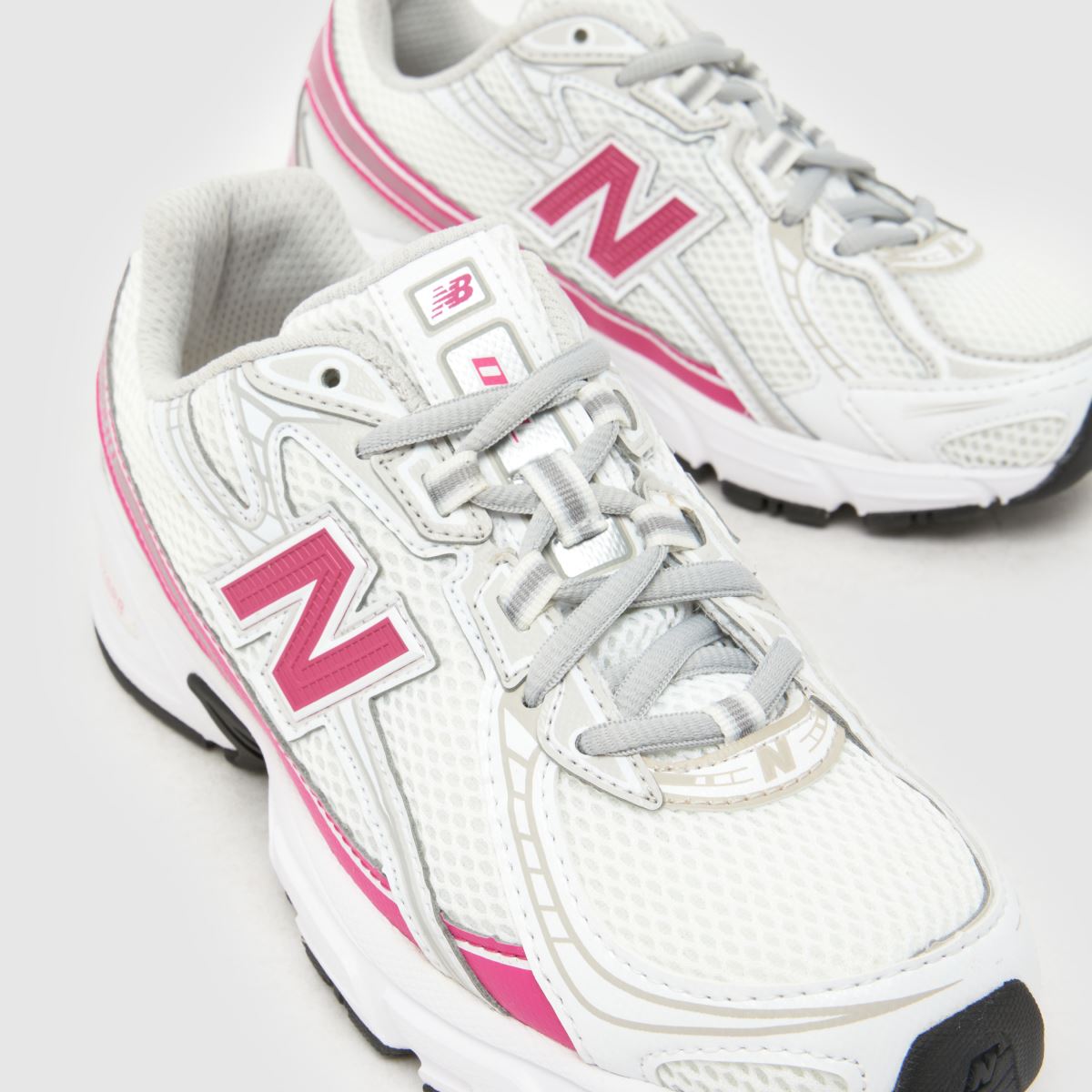 New Balance 740 Girls Youth in White & Pink New Balance 740 4